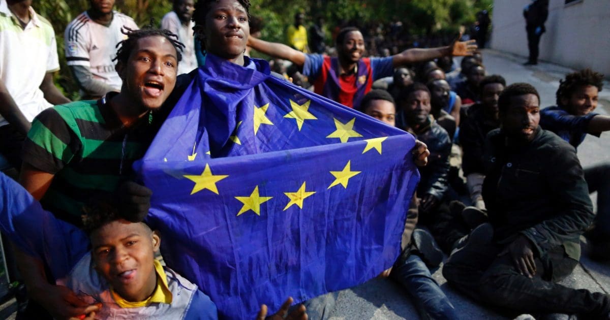 Migranten stürmen die EU: Illegale Einreise über Balkanroute verdreifacht