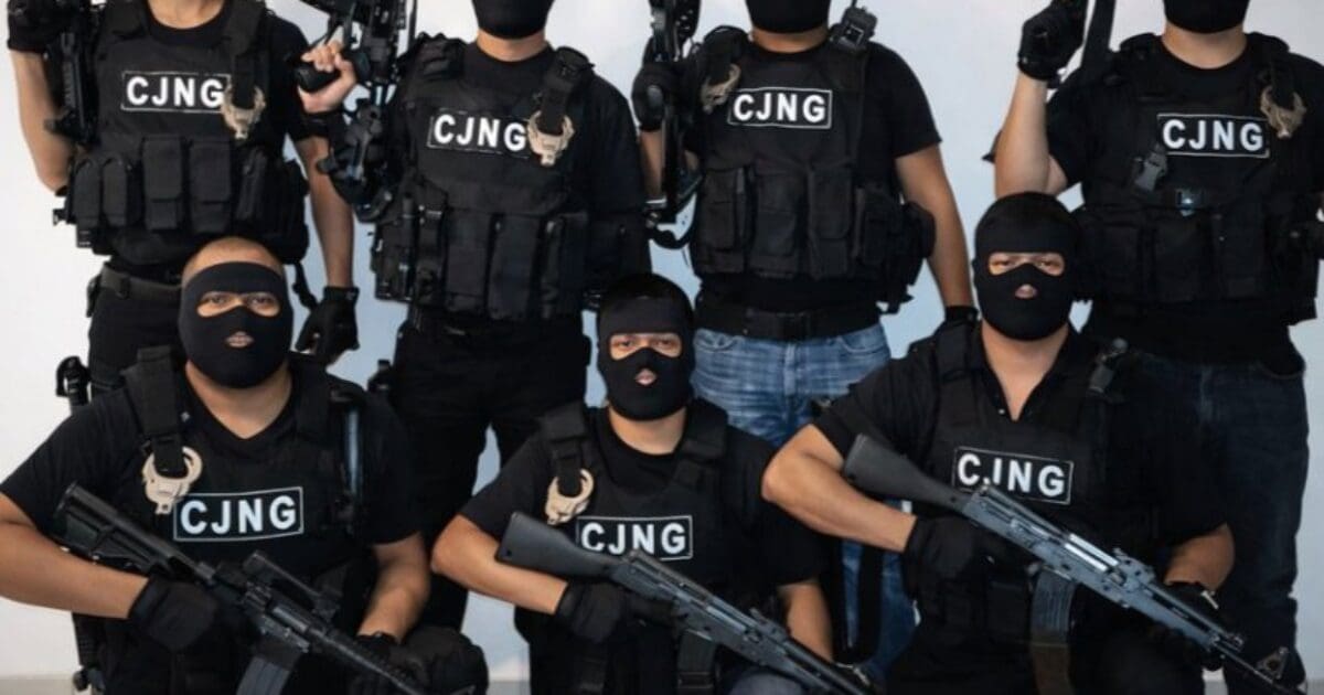 Mexican Cartel Unleashes Hellish Apocalypse After Cartel Boss Killed In Joint Op… Violence Spreads As Americans Are Told To Shelter In Place